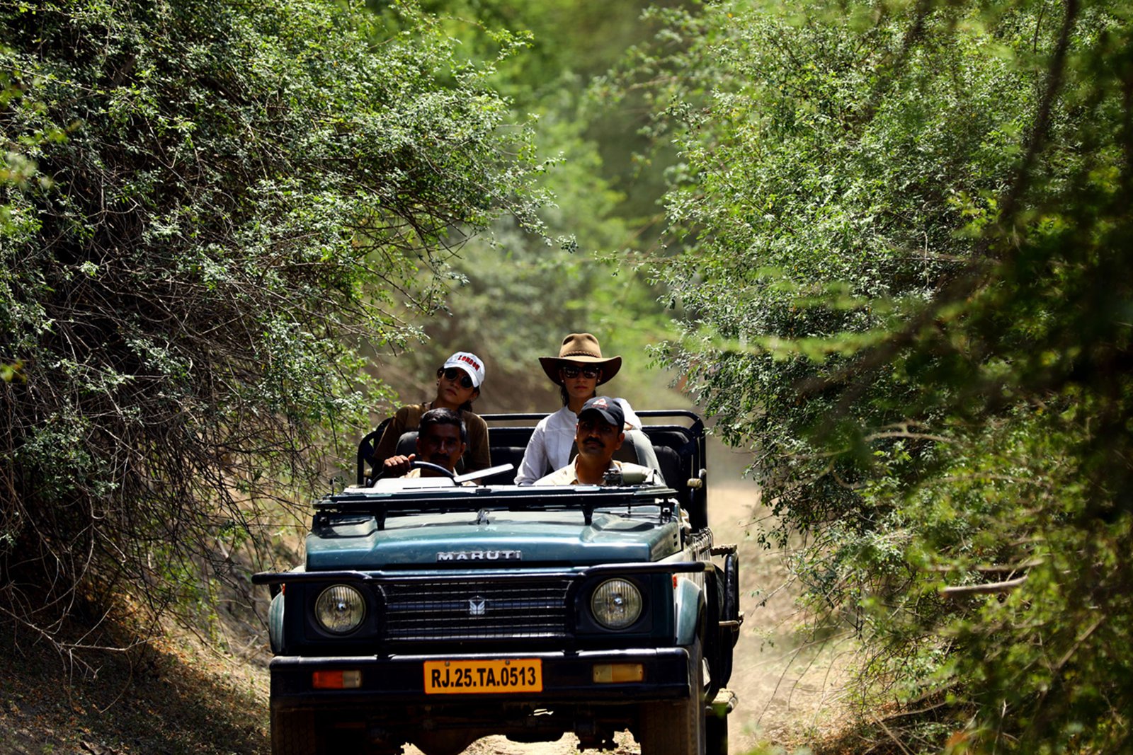 Jawai leopard and wildlife safari jeep by the dam